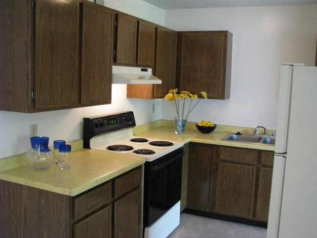 Raintree West Apartments