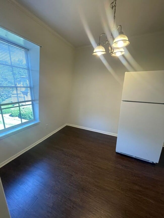 Photo - Perfect One Bedroom by Silas Creek