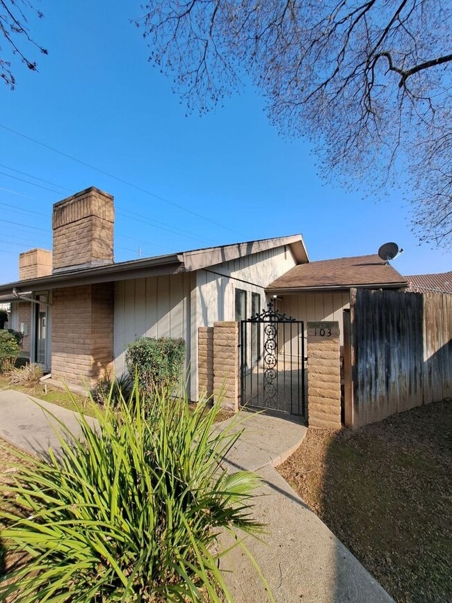 Photo - 4593 N Emerson Ave Unidad 103