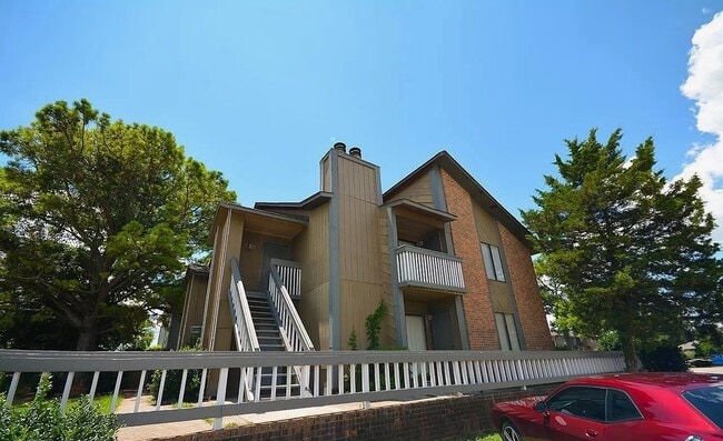 Building Photo - 2218 Wind Trace Cir SW