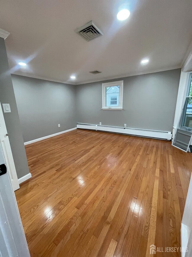 Photo - 1072 Bordentown Ave