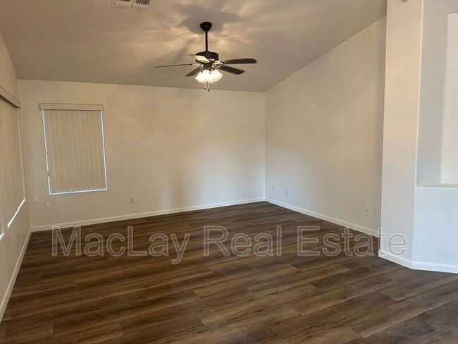 Photo - 334 N Duffy Way