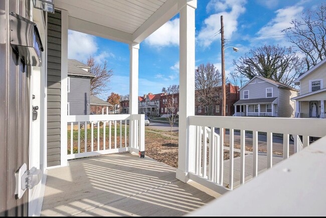 Photo - 555 Lilley Ave