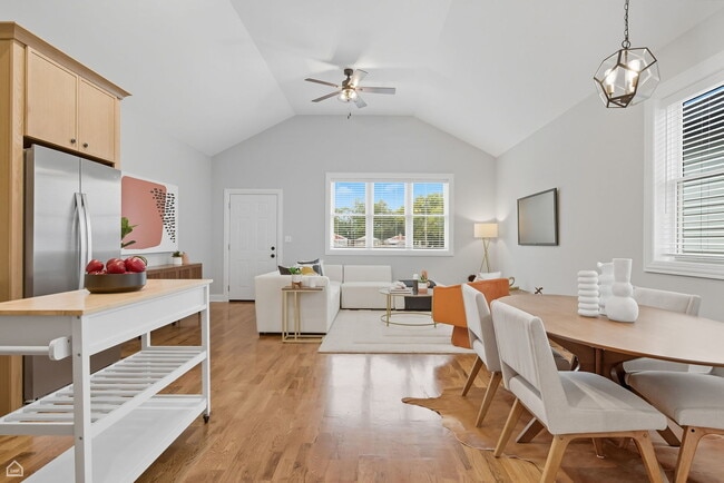 Photo - 547 N Springfield Ave