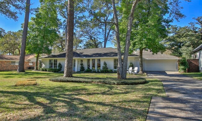 Photo - 827 St George Ln