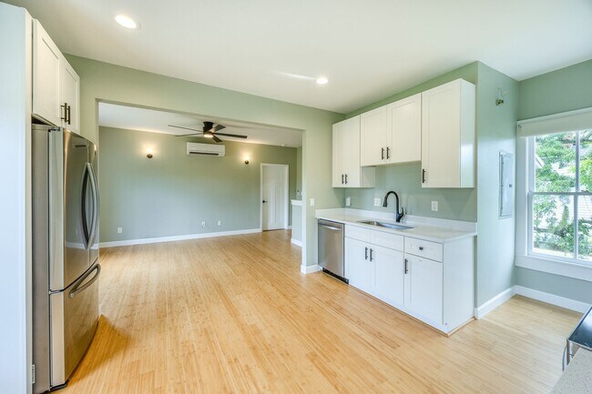 Photo - 312 S Oak Ave Unit B