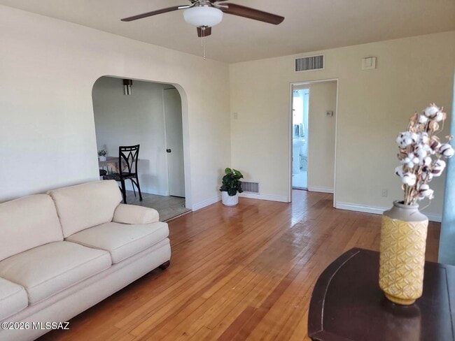 902 S Fremont Ave