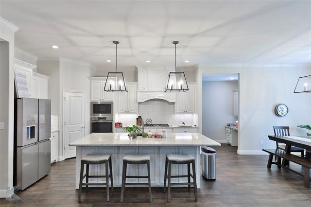 Building Photo - 8333 Ridge View