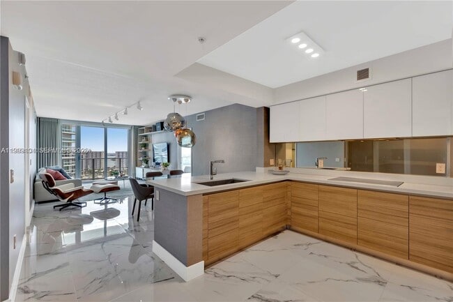 Photo - 300 Sunny Isles Blvd Unit 4-2006