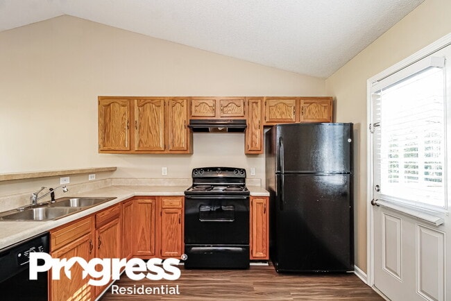 Photo - 330 W Holt St