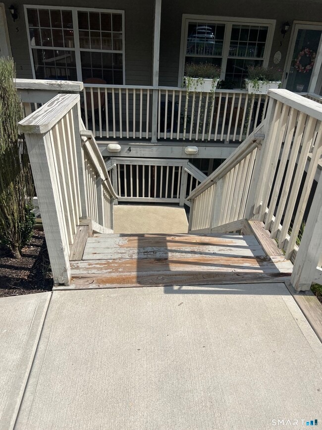 Photo - 4 Manorwood Dr Unit 4