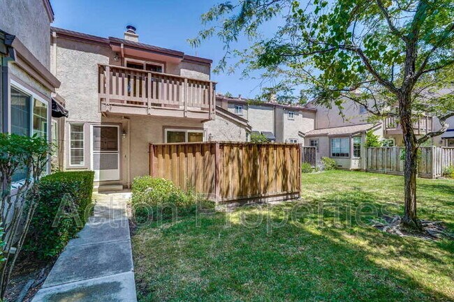 Building Photo - 2091 San Luis Ave