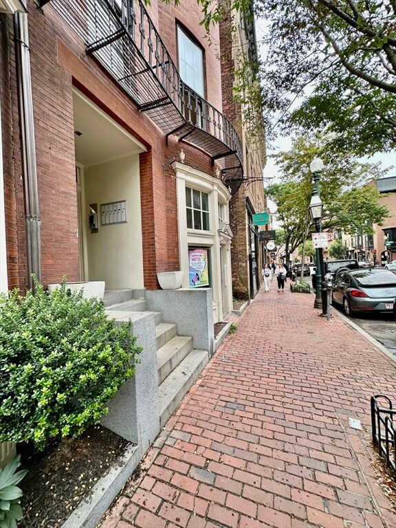 Photo - 105 Charles St Unit 6