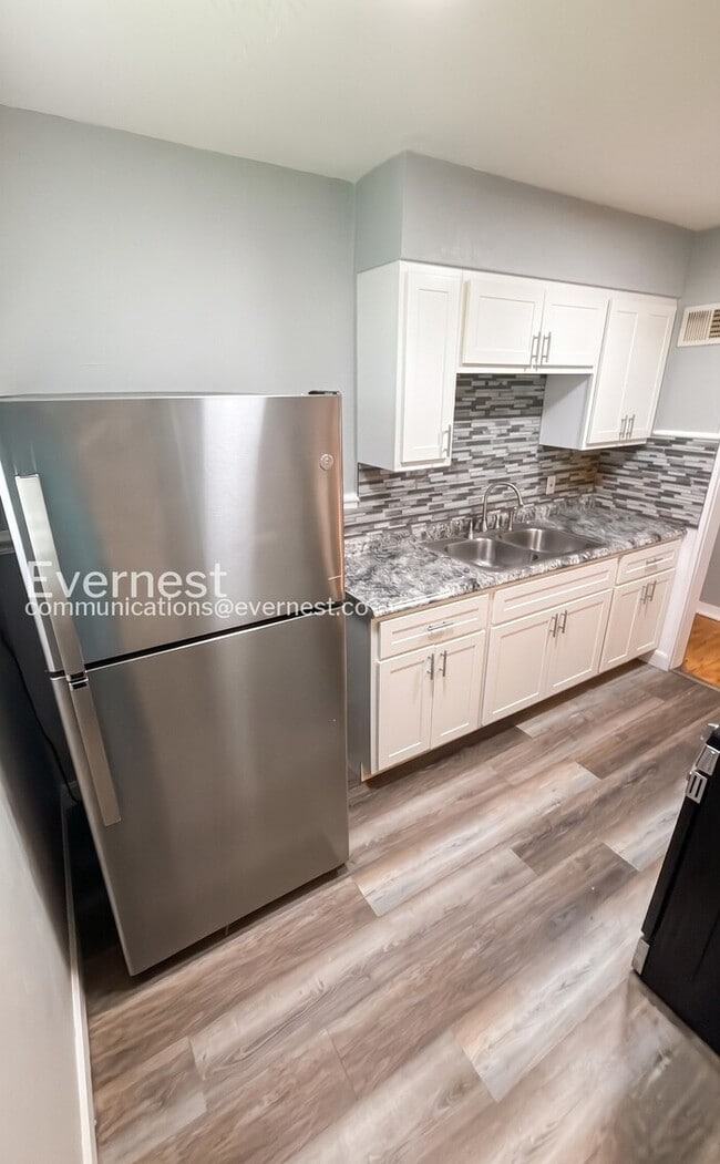 807 Fontaine Pl
