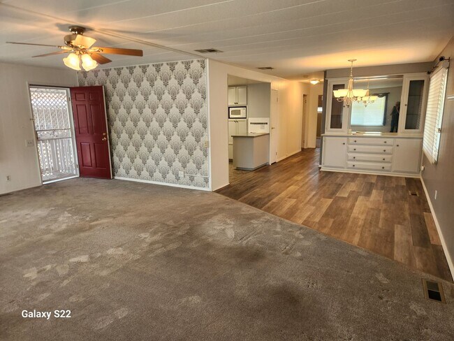 Photo - Charming 2-bedroom, 2- bathroom, mobile ho...