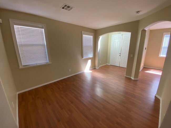 Photo - Beautiful 6 bed/3 bath home located in the...