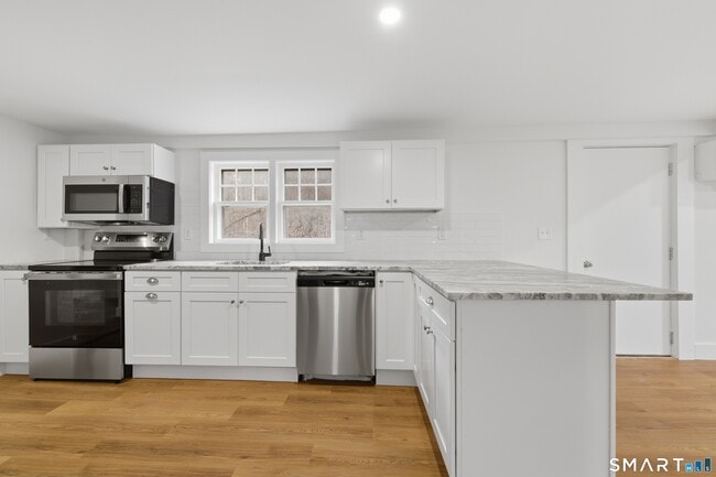 Photo - 98 W Main St