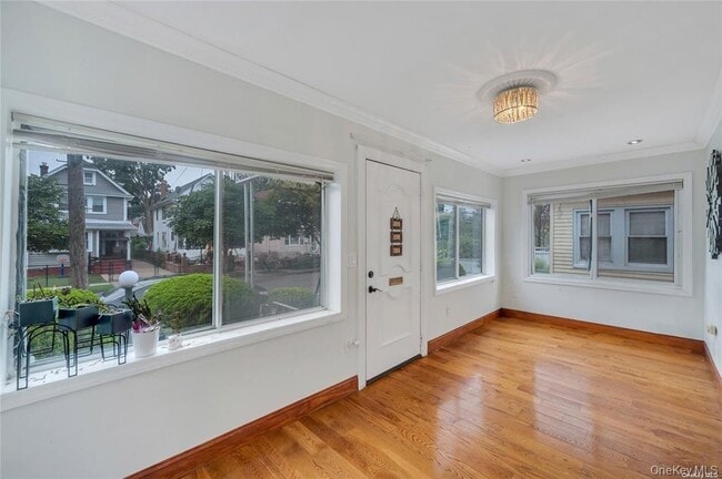 Photo - 109-21 215th St