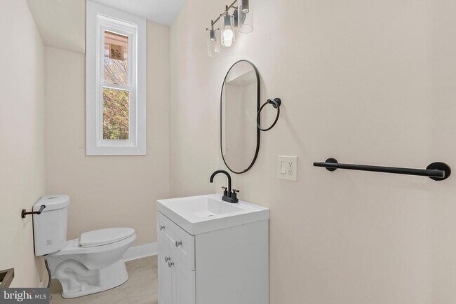 Photo - 2742 W Montgomery Ave