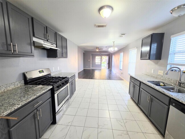 Building Photo - 9514 Manorstone Ct