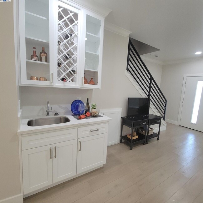 Photo - 2627 Beaumont St