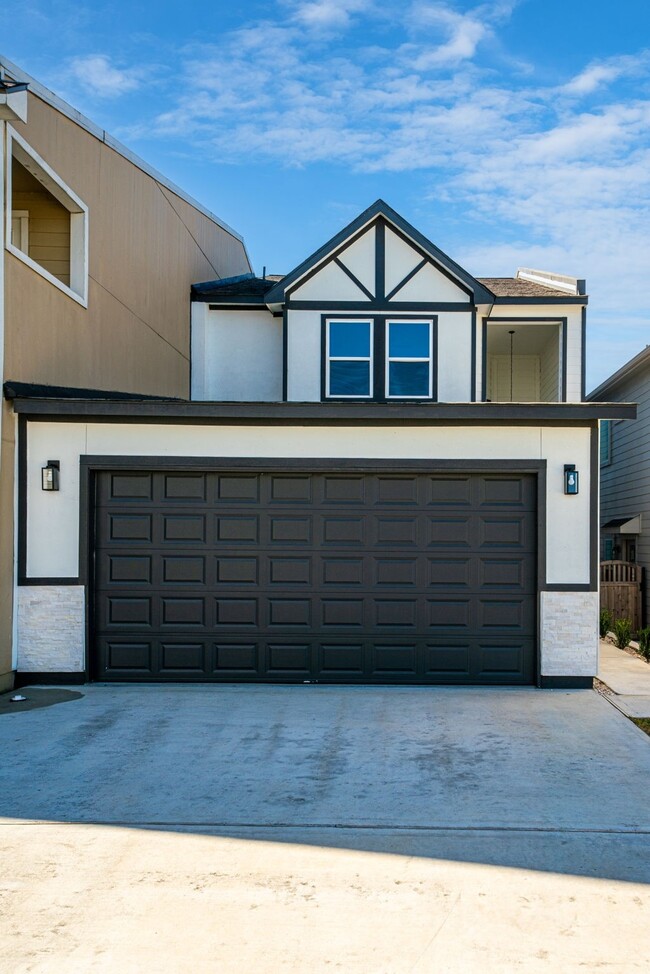 Building Photo - 111 Capetown Way