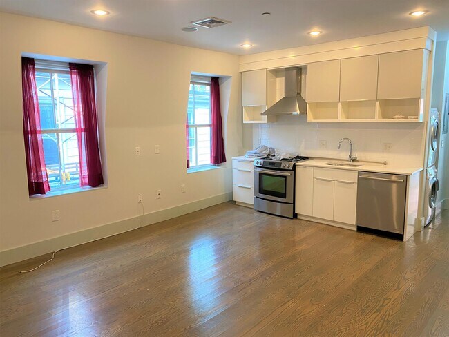 Photo - 11 Boardman St Unit 2