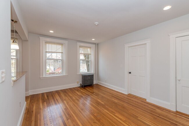 289 Chestnut Hill Ave