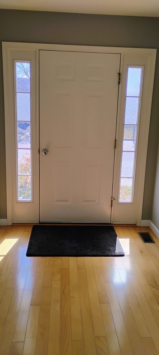 Photo - 403 Shadetree Blvd
