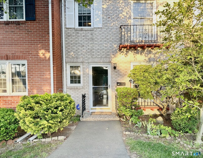 Photo - 153 Penn Common Unit 153