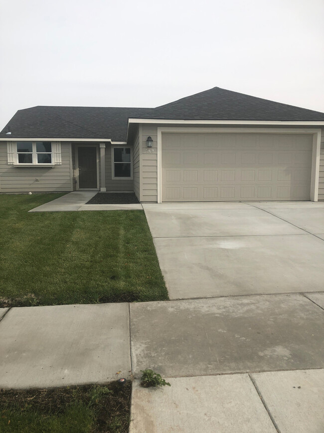 Photo - Newer Construction For Rent