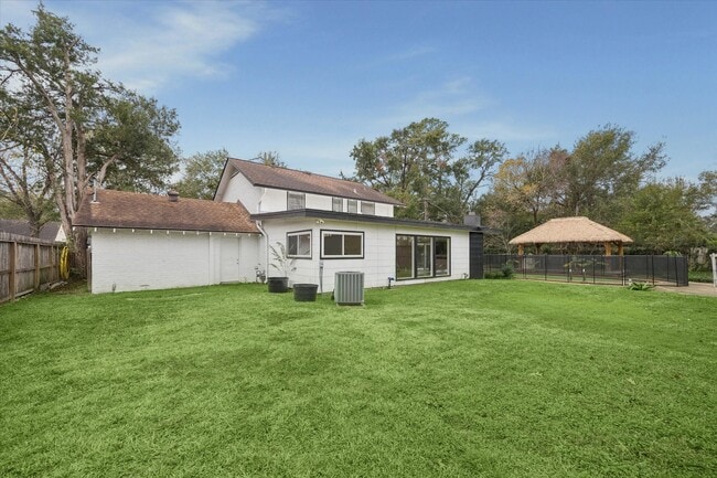 Photo - 10518 Moorberry Ln