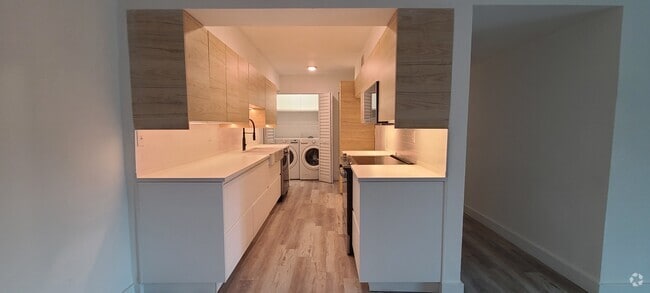 Building Photo - 6519 W Newberry Rd Unit 1014 Rental
