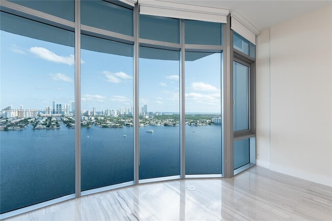 Photo - 17111 Biscayne Blvd