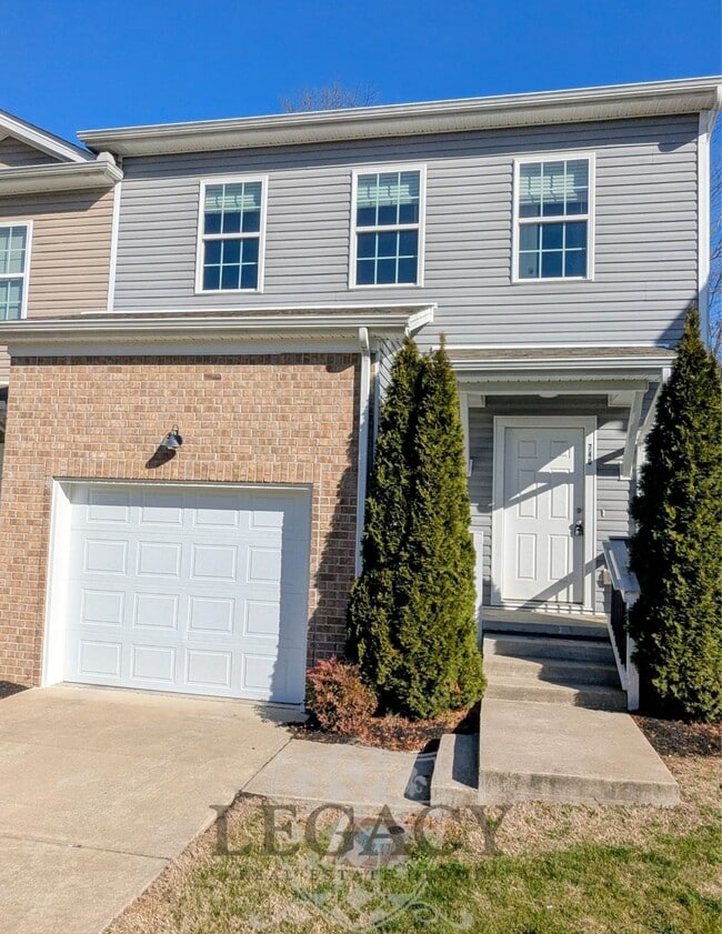 Building Photo - 740 Pippin Dr