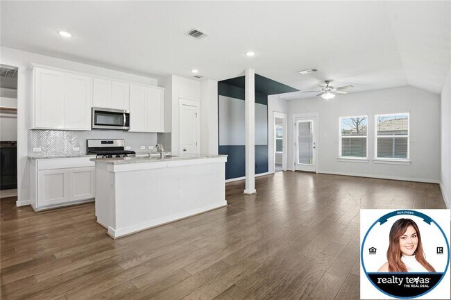 Photo - 224 Gidran Trail