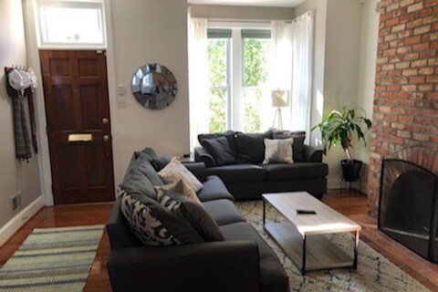 Building Photo - 703 13th St NE Unit A