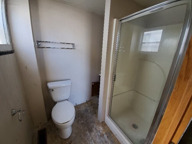 Photo - 1103 Broadway St