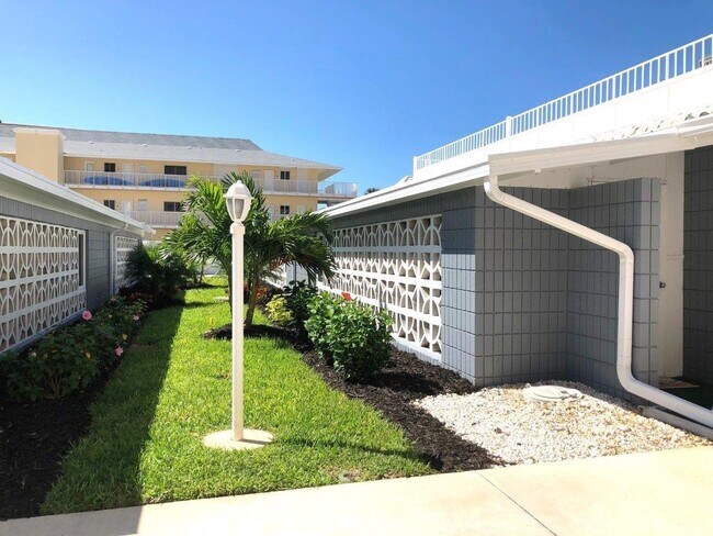 Photo - Venice, FL 2BR/2BA Condo in Sea Villas Unit D1