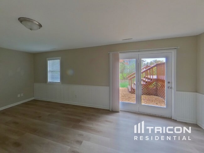 Photo - 2990 Payne Ave