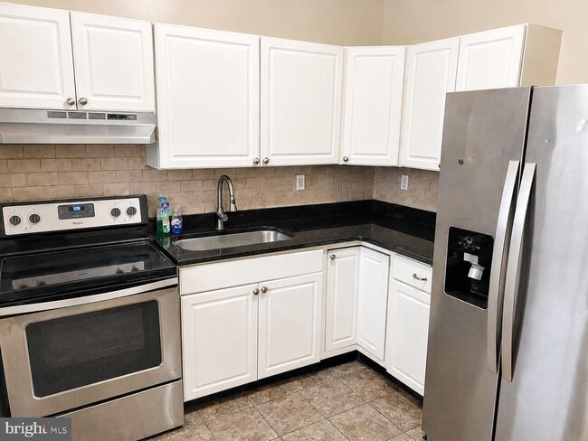 Photo - 743 E Grape St