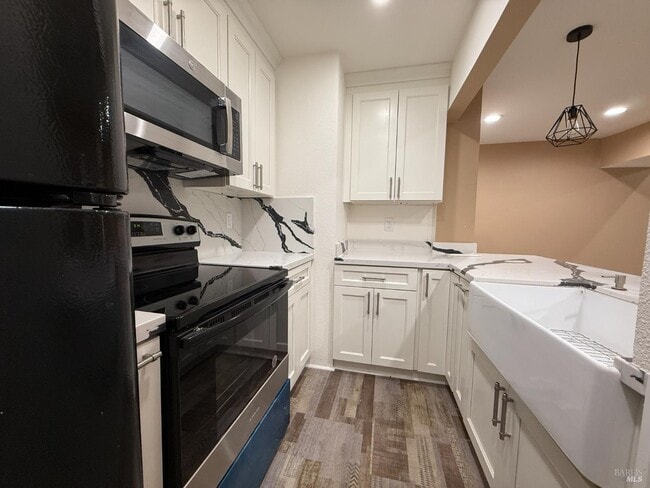 Photo - 666 Belvedere Dr