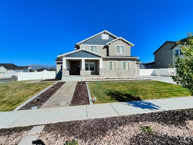 Building Photo - Spacious 6 Bed, 3.5 Bath Home in Clinton, UT