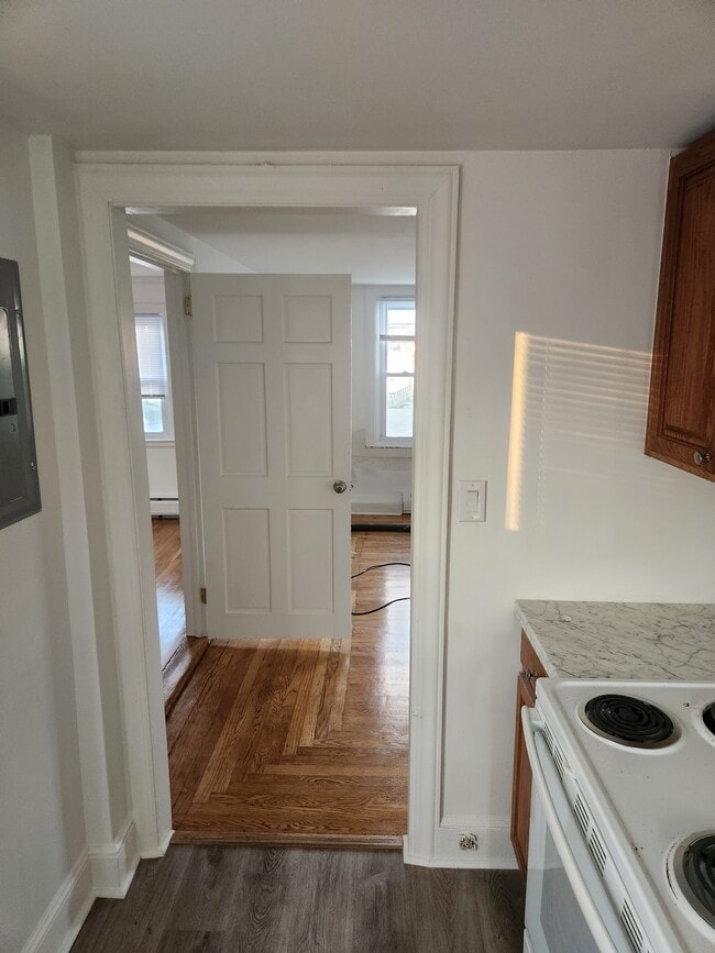 Building Photo - 189 Thames St Unit 1