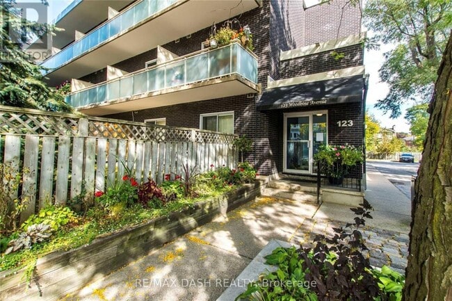 Photo - 123 Woodbine Ave Unité 118
