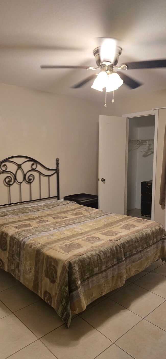 Photo - 3034 Parkway Blvd Unidad 208