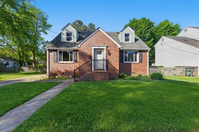 Photo - 111 Dupre Ave House