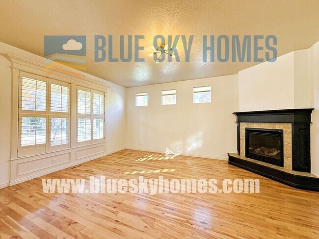 Photo - 988 Washakie St E