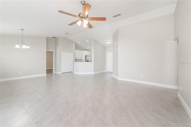 Photo - 419 Britten Dr