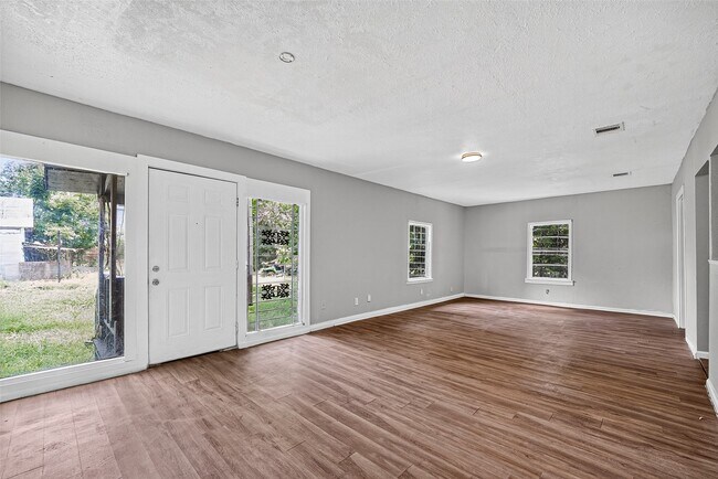 Building Photo - 4118 Sunflower St